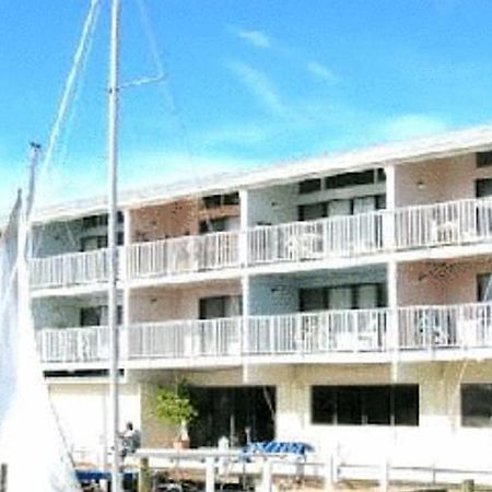 シダー・キー Cedar Cove Beach And Yacht Clubアパートホテル エクステリア 写真