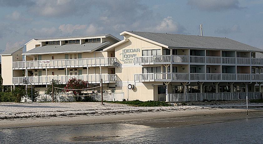 シダー・キー Cedar Cove Beach And Yacht Clubアパートホテル エクステリア 写真